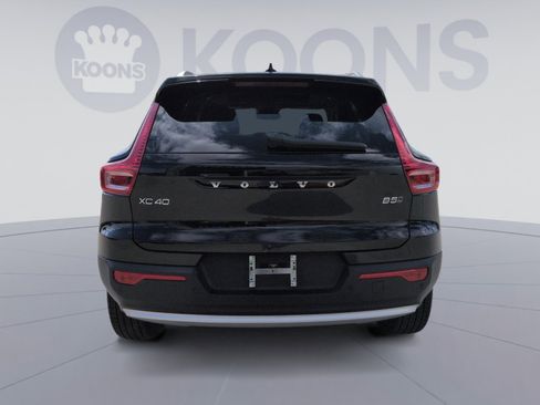 Certified 2024 Volvo XC40 B5 Ultimate w/ Protection Package Premier image 5