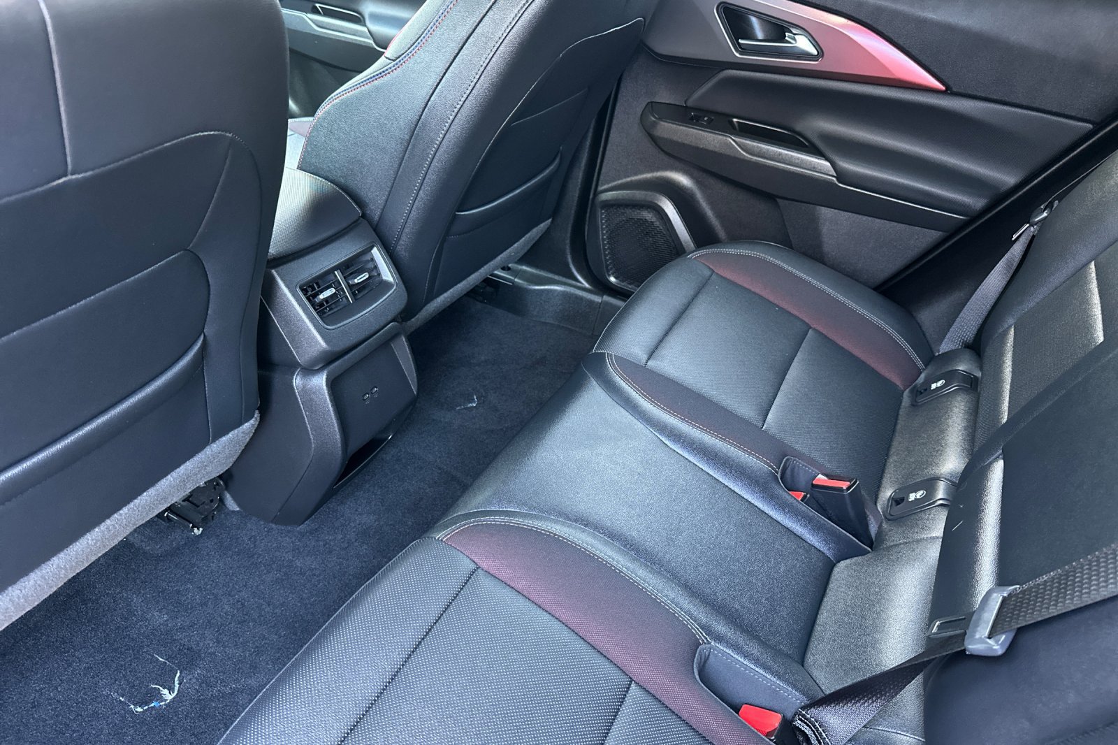 Used 2024 Chevrolet Equinox EV RS FWD image 14