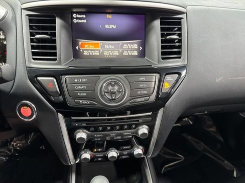 Used 2020 Nissan Pathfinder S FWD image 16
