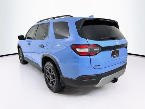 Used 2025 Honda Pilot TrailSport image 6