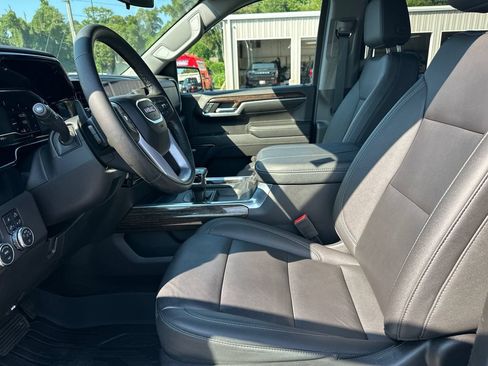 Used 2024 GMC Sierra 1500 Elevation w/ Elevation Premium Package AWD/4WD image 10