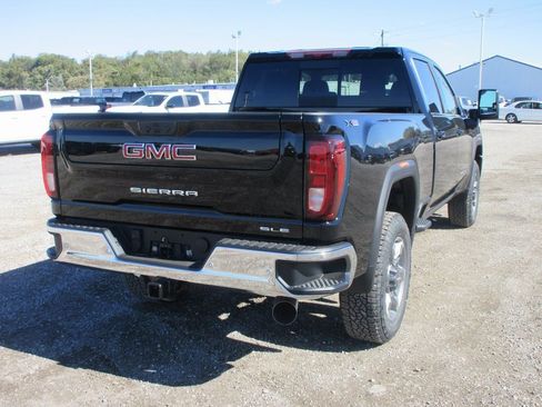 New 2026 GMC Sierra 3500 SLE w/ SLE Value Package AWD/4WD image 4