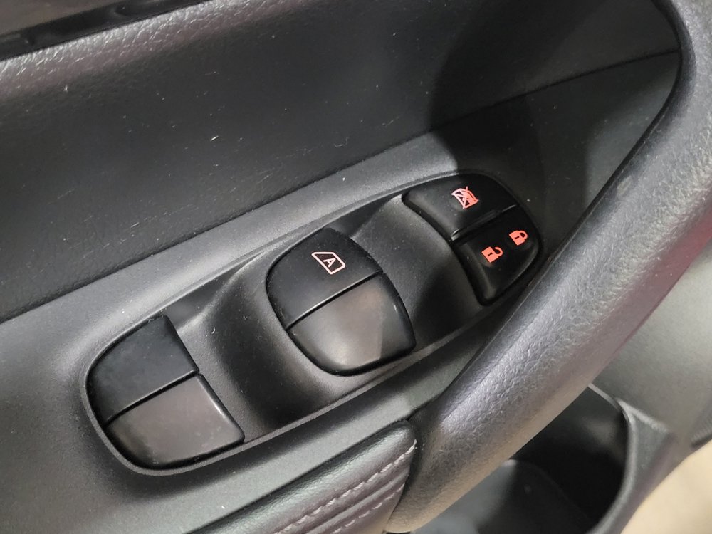 Used 2017 Nissan Rogue SV AWD/4WD image 27