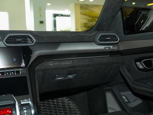 Used 2023 Lamborghini Urus Performante AWD/4WD image 56