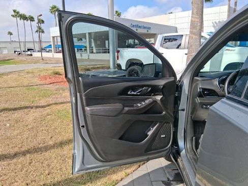 Used 2023 Chevrolet Traverse RS w/ LPO, Floor Liner Package FWD image 17