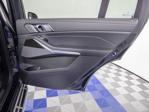 Used 2024 BMW X7 xDrive40i image 18