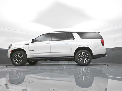 Used 2022 GMC Yukon XL AT4 AWD/4WD image 38