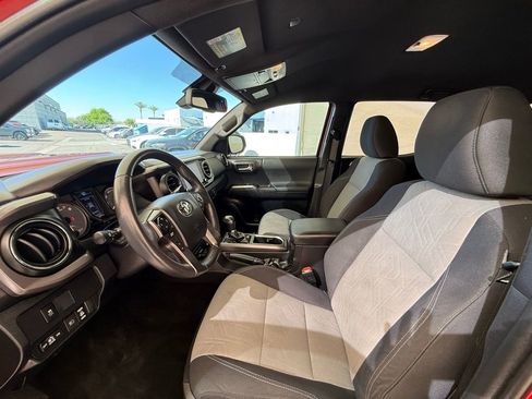 Used 2021 Toyota Tacoma TRD Sport w/ Technology Package RWD image 29
