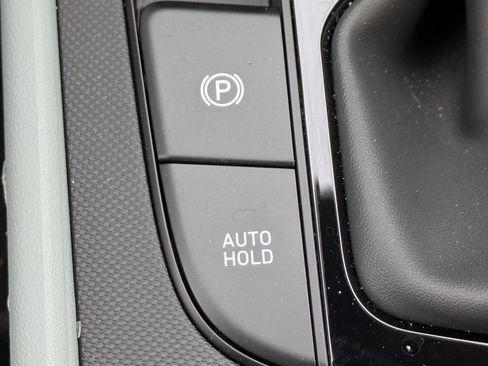 New 2025 Hyundai Elantra Limited FWD image 25