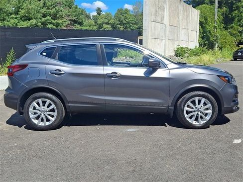 Used 2021 Nissan Rogue Sport SV image 7