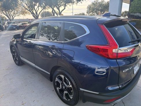 Used 2019 Honda CR-V Touring image 4