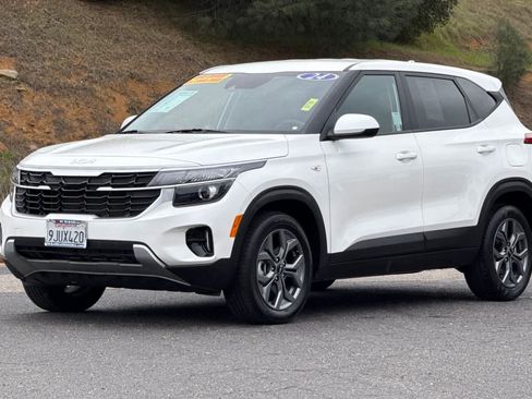 Used 2024 Kia Seltos LX AWD/4WD image 8