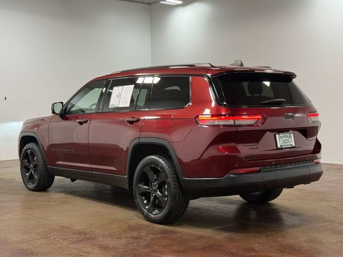 Used 2023 Jeep Grand Cherokee L Laredo AWD/4WD image 5