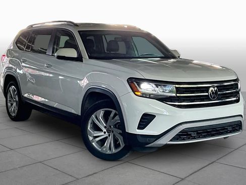 Used 2022 Volkswagen Atlas SE image 2