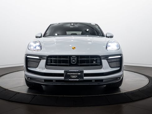 Certified 2026 Porsche Macan S AWD/4WD image 10