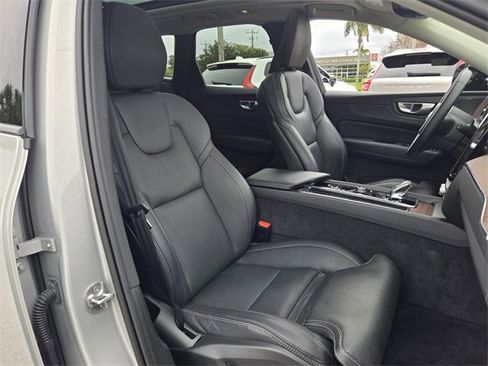 Used 2023 Volvo XC60 T8 Ultimate image 19