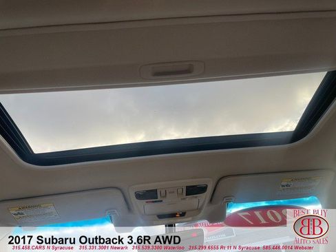 Used 2017 Subaru Outback 3.6R Limited image 12