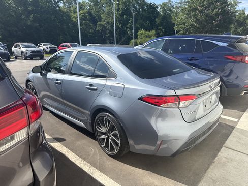 Used 2022 Toyota Corolla SE w/ SE Premium Package FWD image 10