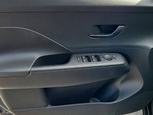 Certified 2025 Hyundai Kona SE image 16