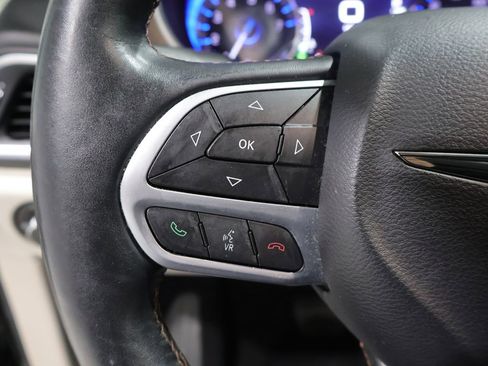 Used 2017 Chrysler Pacifica Touring-L Plus w/ Advanced Safetytec Group FWD image 43