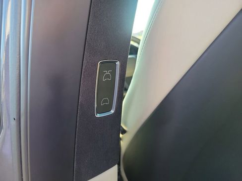 Used 2023 Tesla Model X Plaid image 17