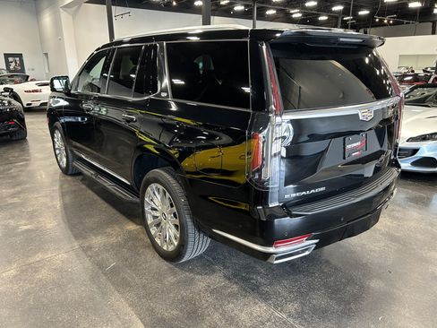 Used 2021 Cadillac Escalade Premium Luxury w/ Driver Assist Tech Package AWD/4WD image 5