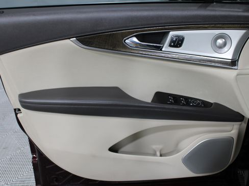 Used 2019 Lincoln Nautilus Reserve w/ Ultimate Package image 6