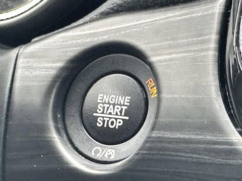 Used 2021 Jeep Grand Cherokee Laredo X image 19