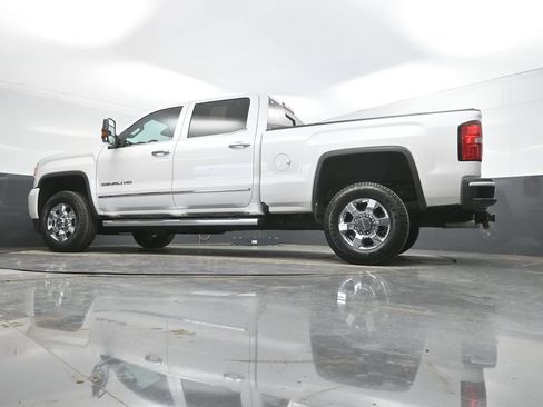 Used 2019 GMC Sierra 3500 Denali w/ Duramax Plus Package AWD/4WD image 36