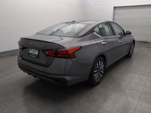 Used 2025 Nissan Altima 2.5 SV FWD image 9