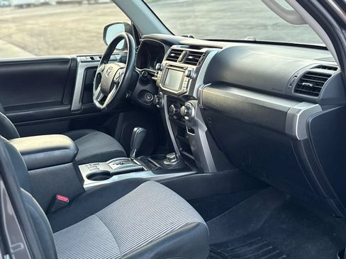 Used 2016 Toyota 4Runner SR5 AWD/4WD image 23