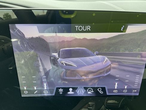 New 2025 Chevrolet Corvette E-Ray image 23