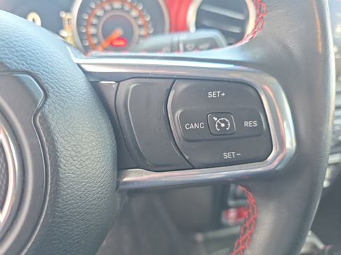 Used 2023 Jeep Gladiator Rubicon w/ Cold Weather Group image 17