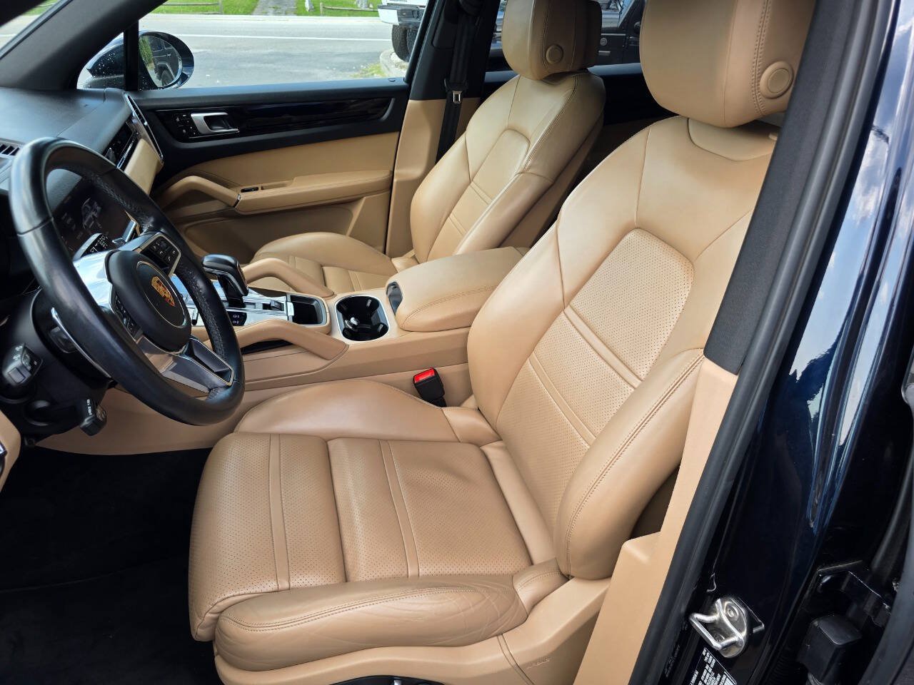 Used 2019 Porsche Cayenne AWD/4WD image 13