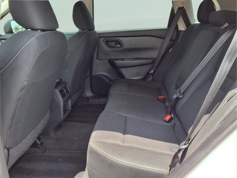 Used 2025 Nissan Rogue S FWD image 11