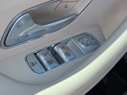 Certified 2025 Mercedes-Benz GLE 450e 4MATIC image 13