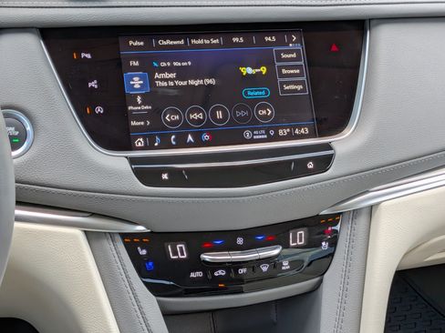 Used 2025 Cadillac XT5 Premium Luxury w/ Technology Package FWD image 19