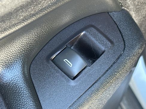 Used 2018 Chevrolet Equinox LT AWD/4WD image 30