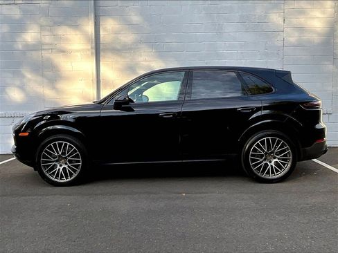 Certified 2023 Porsche Cayenne S Platinum image 2