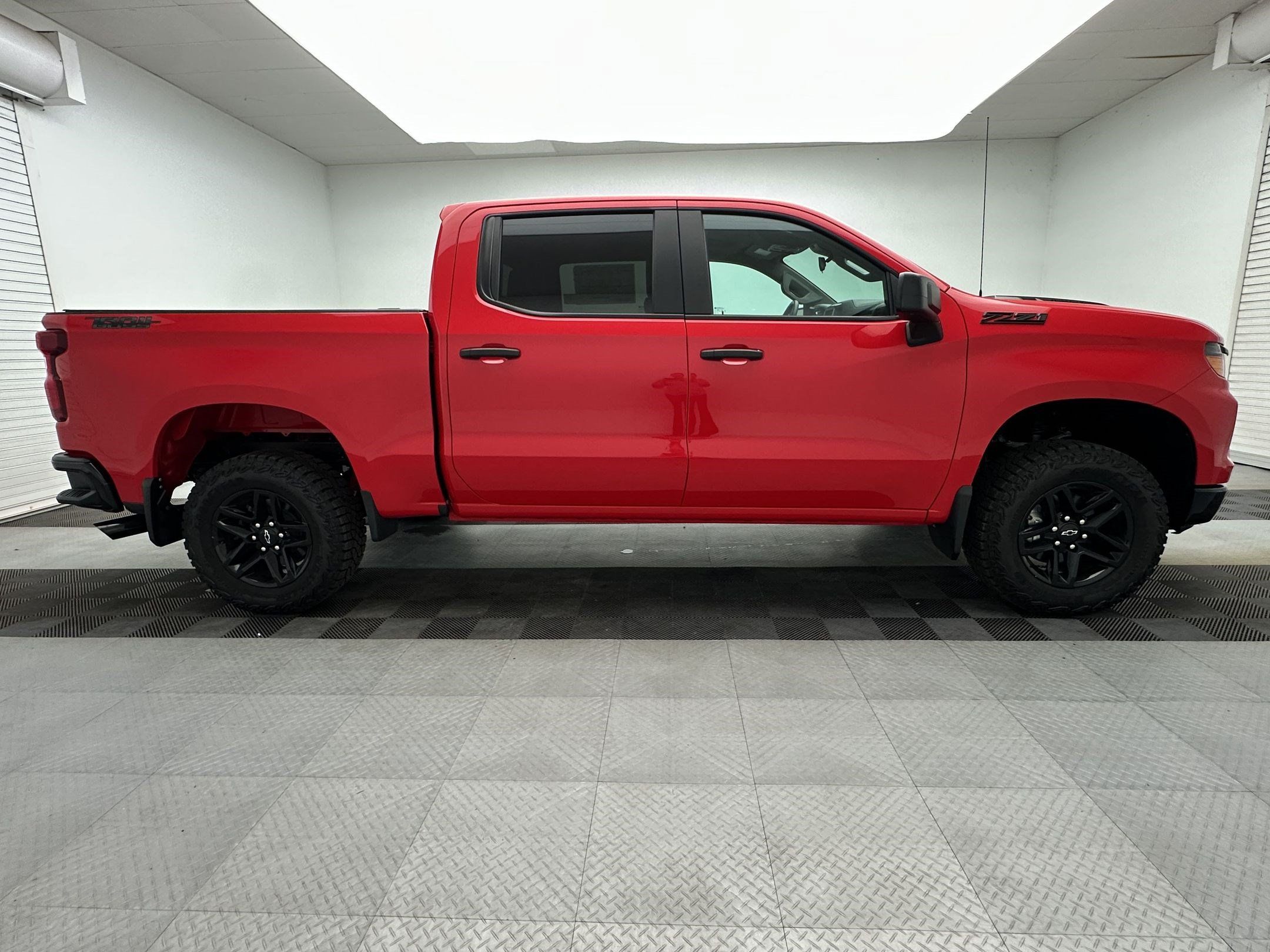 Certified 2026 Chevrolet Silverado 1500 Custom Trail Boss w/ Dark Appearance Package AWD/4WD image 8