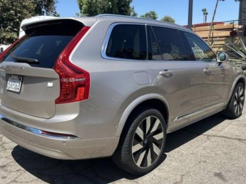 Used 2023 Volvo XC90 T8 Ultimate AWD/4WD image 4