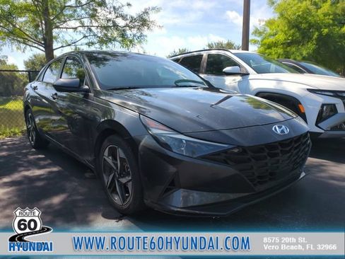 Used 2023 Hyundai Elantra SEL w/ Convenience Package FWD image 1