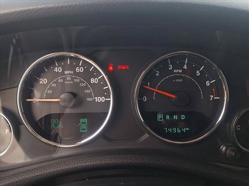 Used 2018 Jeep Wrangler Unlimited Sport w/ Connectivity Group AWD/4WD image 11