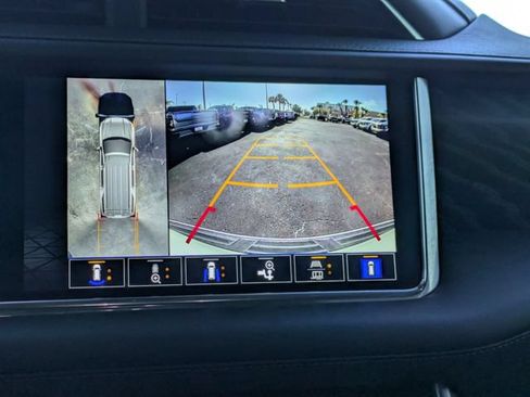 Used 2022 GMC Yukon XL Denali AWD/4WD image 25