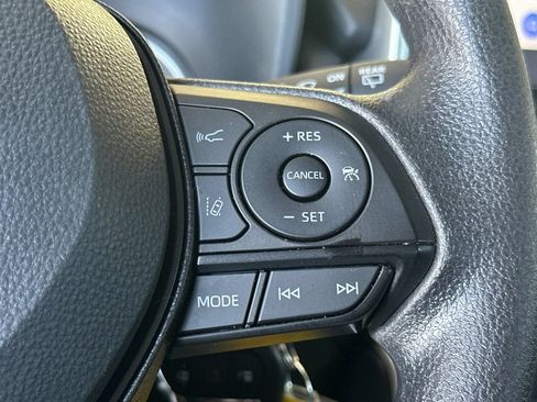 Used 2025 Toyota RAV4 LE AWD/4WD image 27