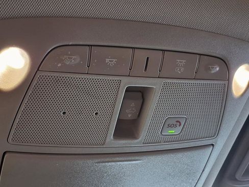 Used 2022 Nissan Armada SL w/ Captain's Chairs Package image 31