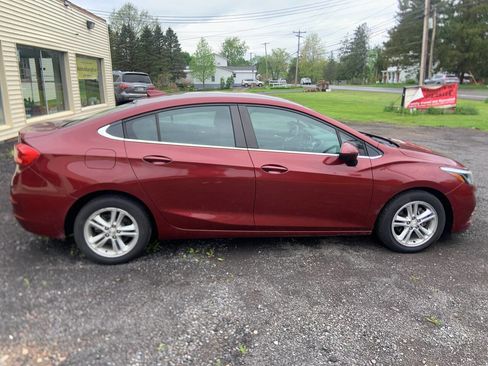 Used 2016 Chevrolet Cruze LT image 4