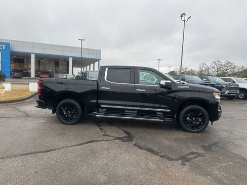 New 2026 Chevrolet Silverado 1500 High Country w/ High Country Premium Package image 2