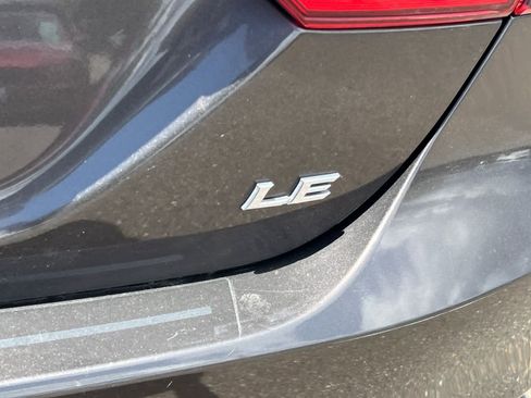 Used 2018 Toyota Camry LE FWD image 21