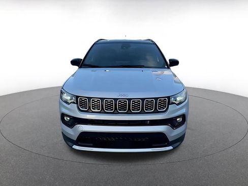 Used 2025 Jeep Compass Limited image 4